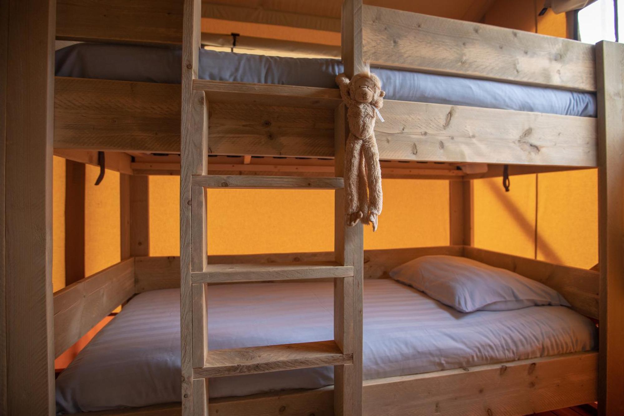 Camping Rcn Domaine De La Noguiere Le Muy Kamer foto