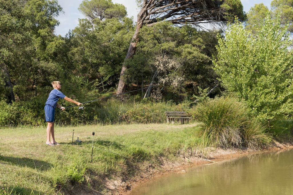 Camping Rcn Domaine De La Noguiere Le Muy Buitenkant foto